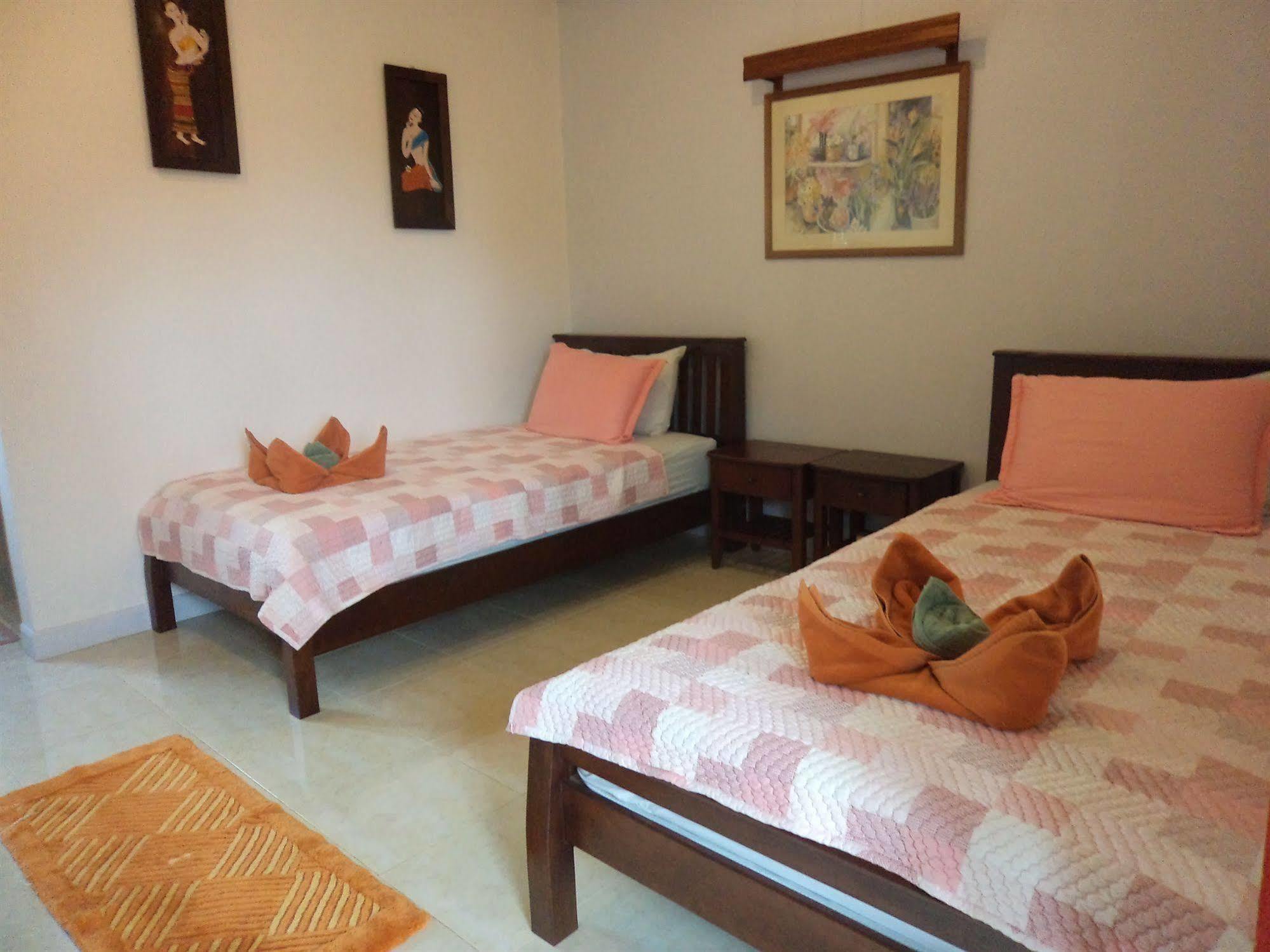 Baan Por Jai Hotel Koh Lanta Exterior photo