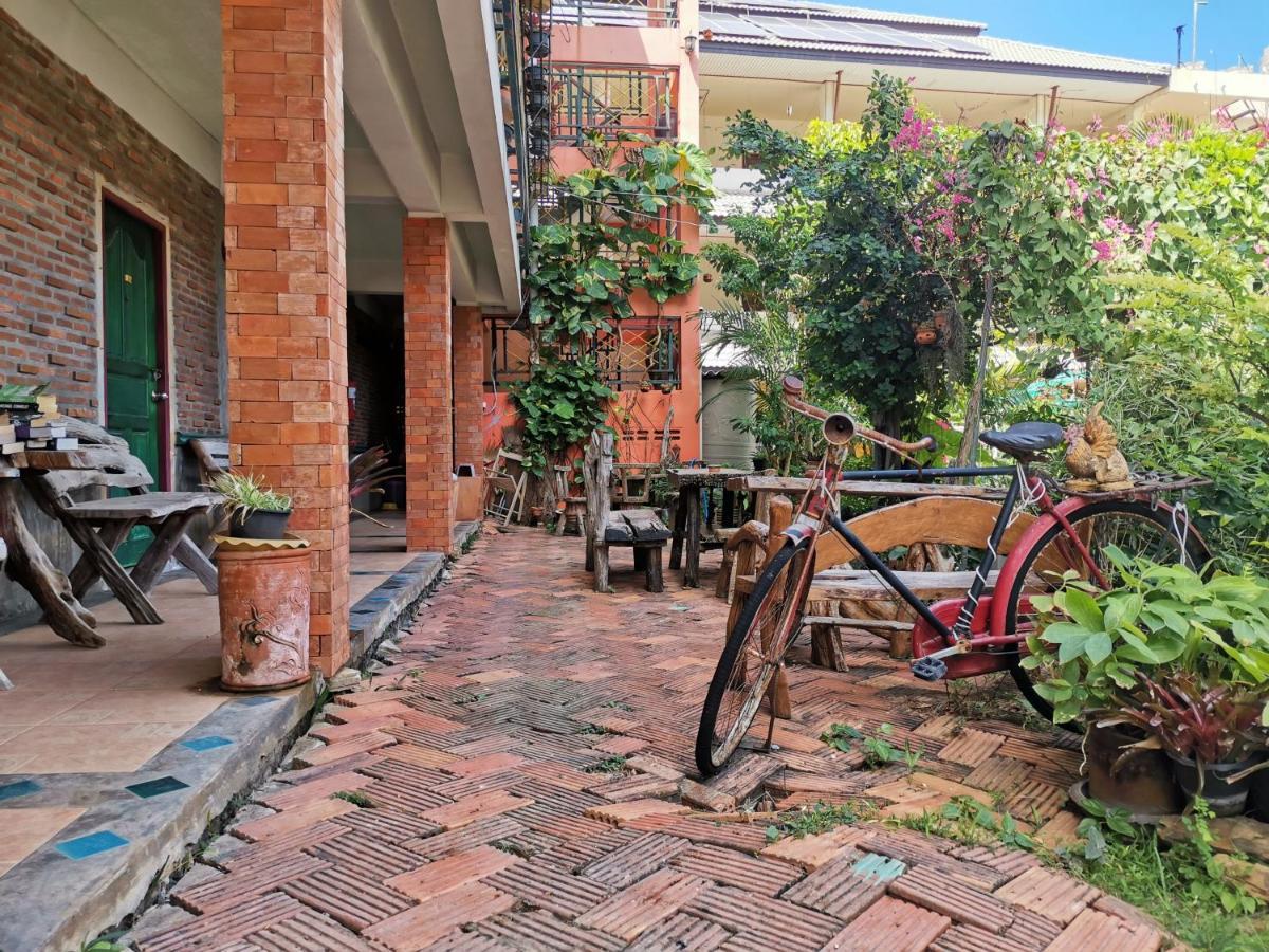 Baan Por Jai Hotel Koh Lanta Exterior photo